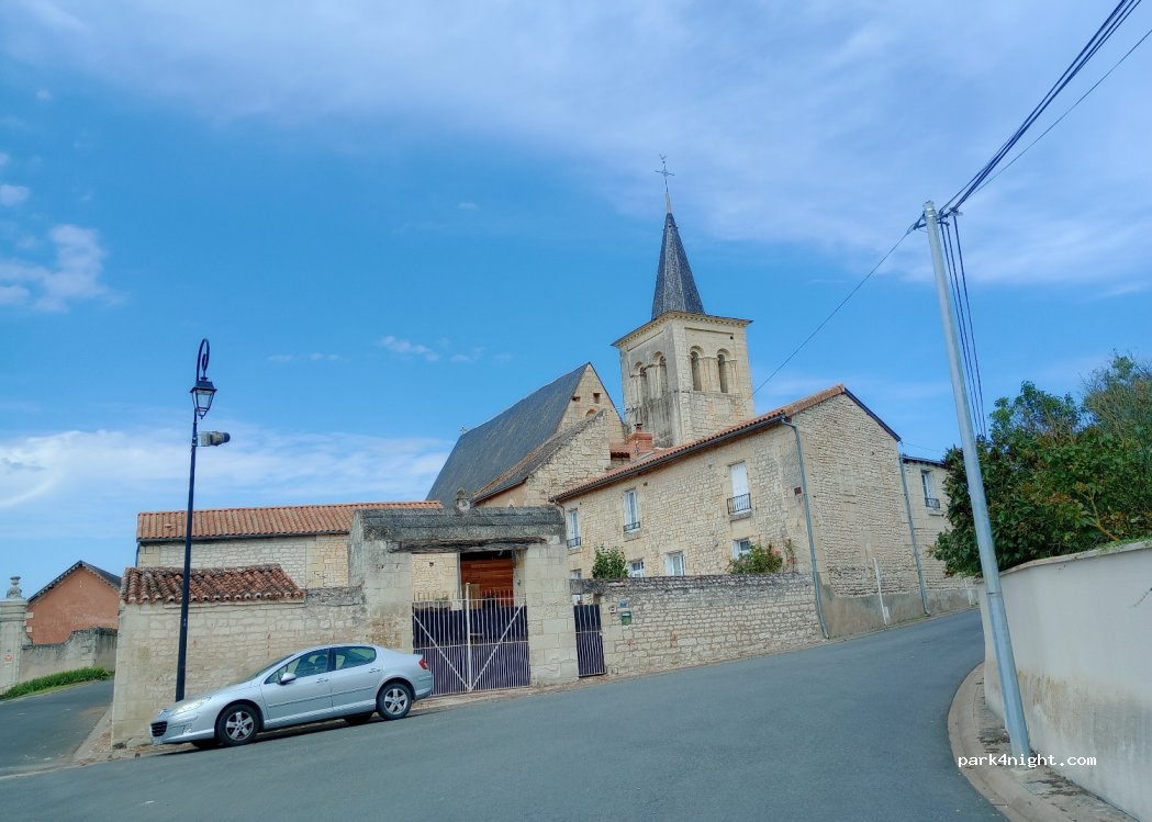 (86120) Ternay - 7 Rue de l'Église — foto
