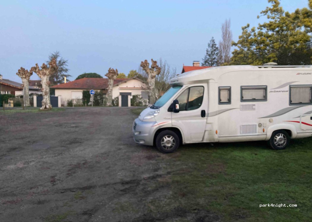 (40170) Mézos - 50 Le Bourg — foto