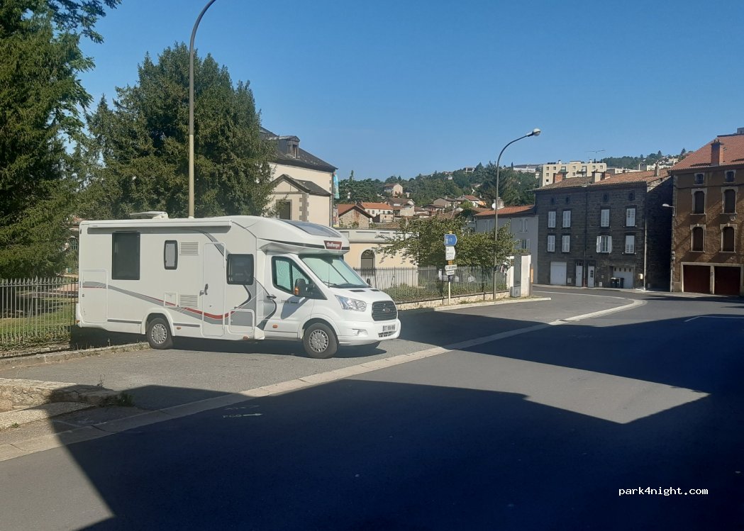 (63300) Thiers - 1 Avenue de la Libération — foto