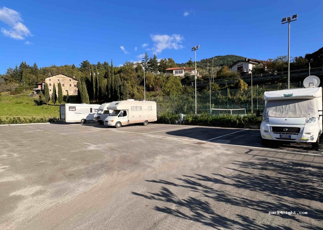 Area di sosta camper a Fivizzano — foto 5