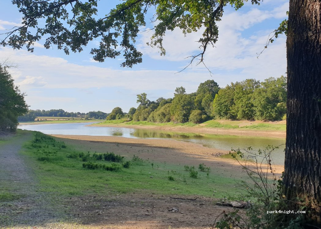 (16310) Massignac - Unnamed road — foto 2