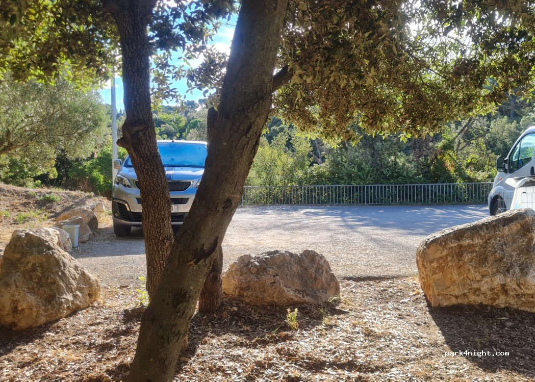(13600) Ceyreste - 48 Chemin d'Aubagne — foto