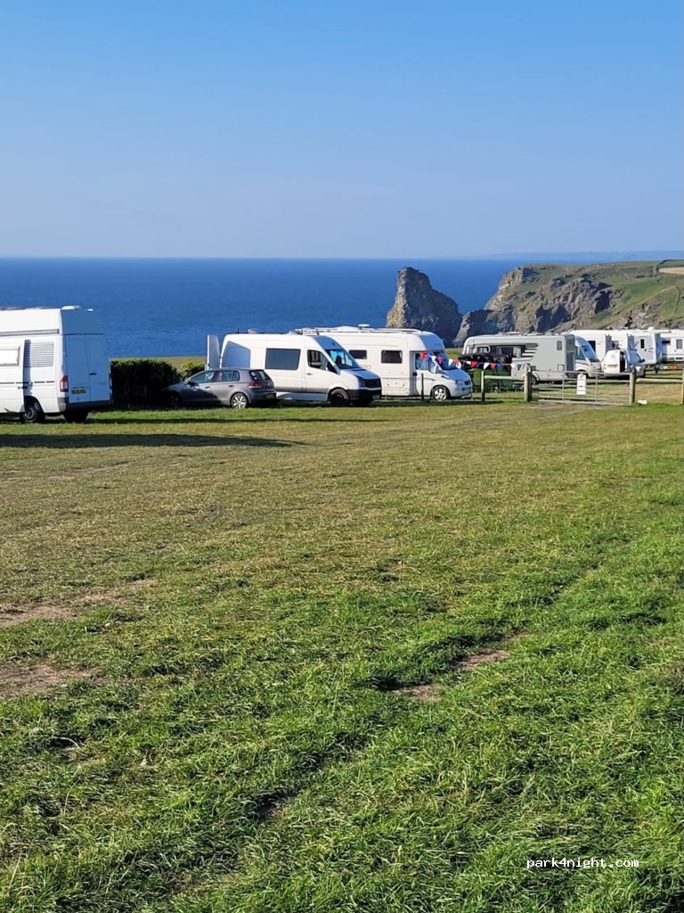 Bossiney Cove Campsite & Carpark — foto
