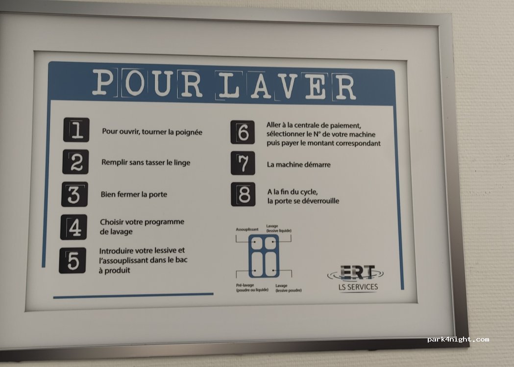 (56250) Elven - 2 Place le Franc — foto