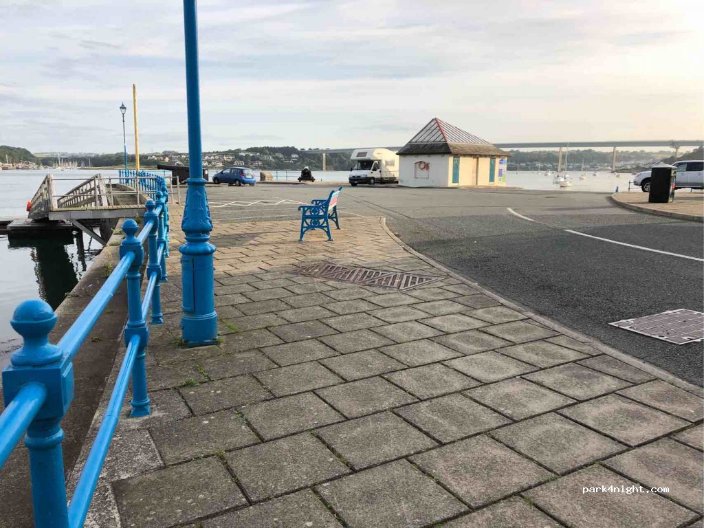 (SA72 6TR)  - Pier Road — foto 3