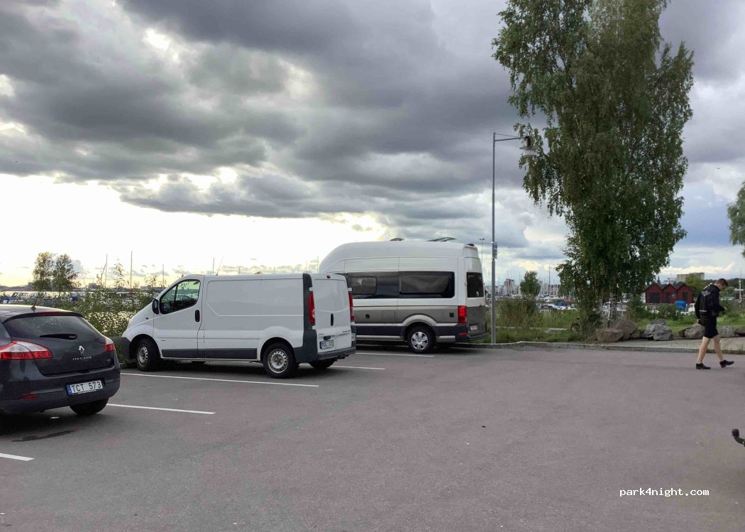 (723 48) Västerås - 1 Regattagatan — foto