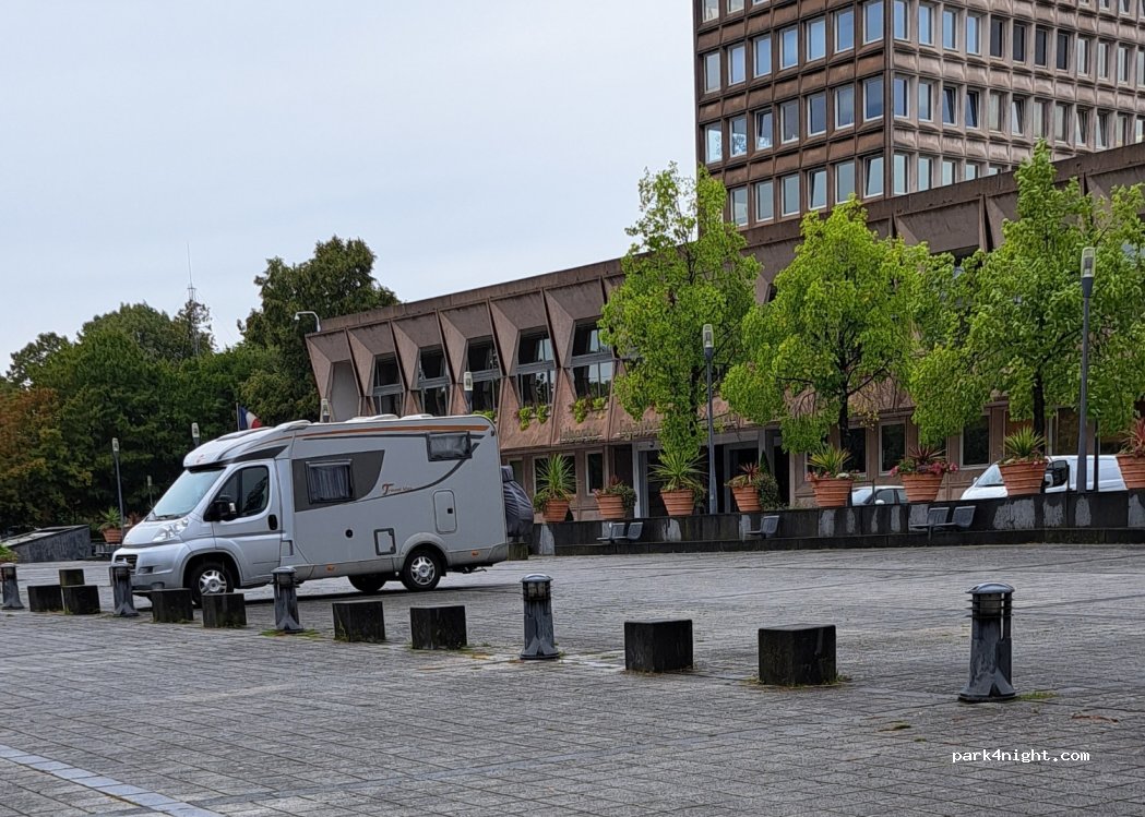 (59600) Maubeuge - 5 Avenue du Parc — foto
