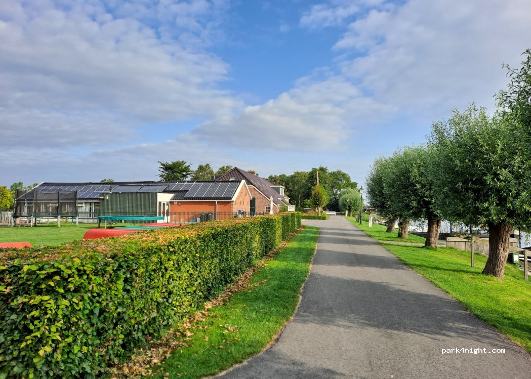 Camping & Jachthaven Aduarderzijl — foto 2