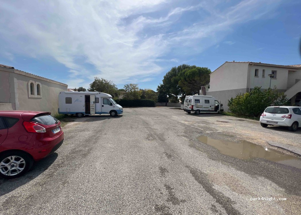 (13500) Martigues - 4 Route des Bastides — foto