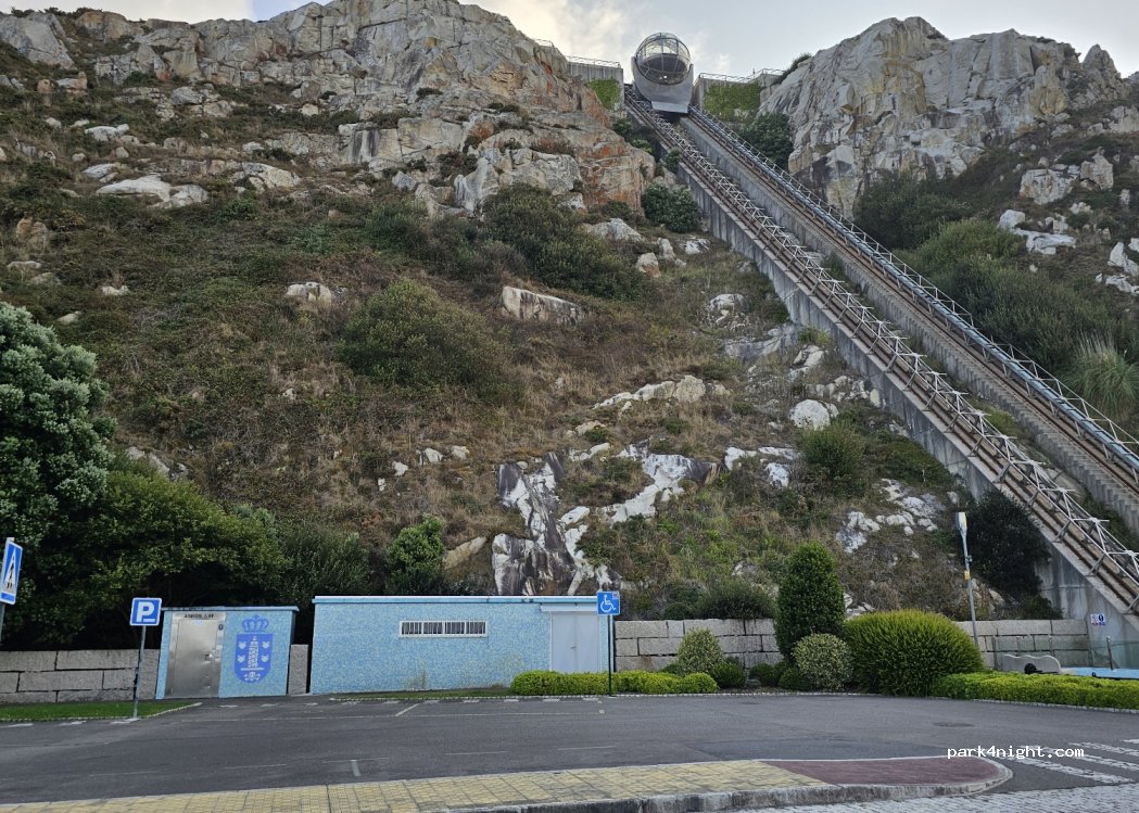 (15011) A Coruña - Av Fernando Suarez Garcia — foto