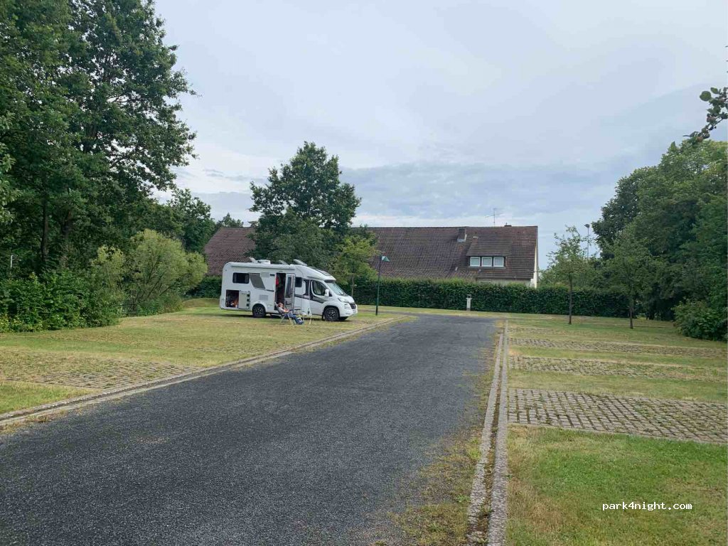 Reisemobilpark am Badeland — foto