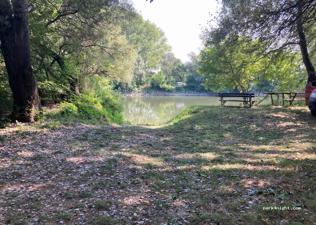 (946 03) Dedina Mládeže - — foto 2