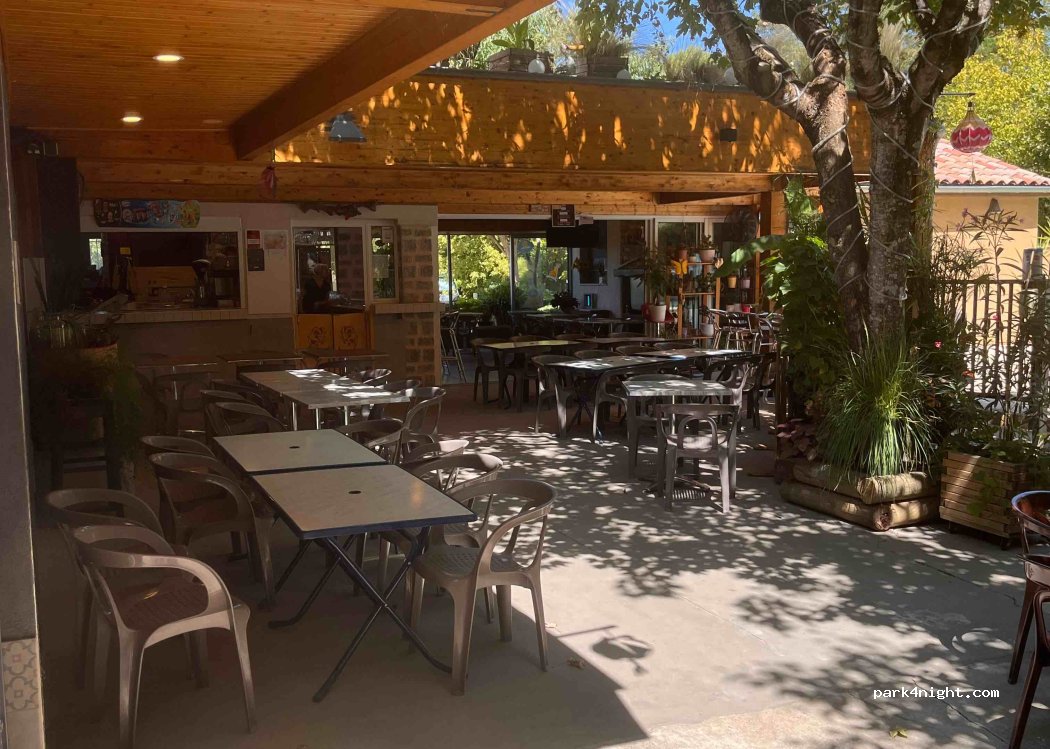Aire de camping car du camping le Pecquelet — foto