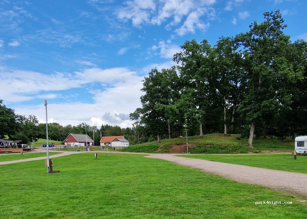 Grottbyn - Skånes Djurparks Camping — foto