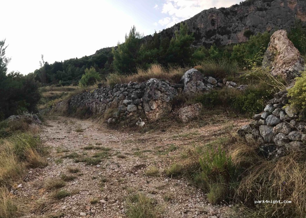 (21325) Tučepi - Unnamed road — foto 3