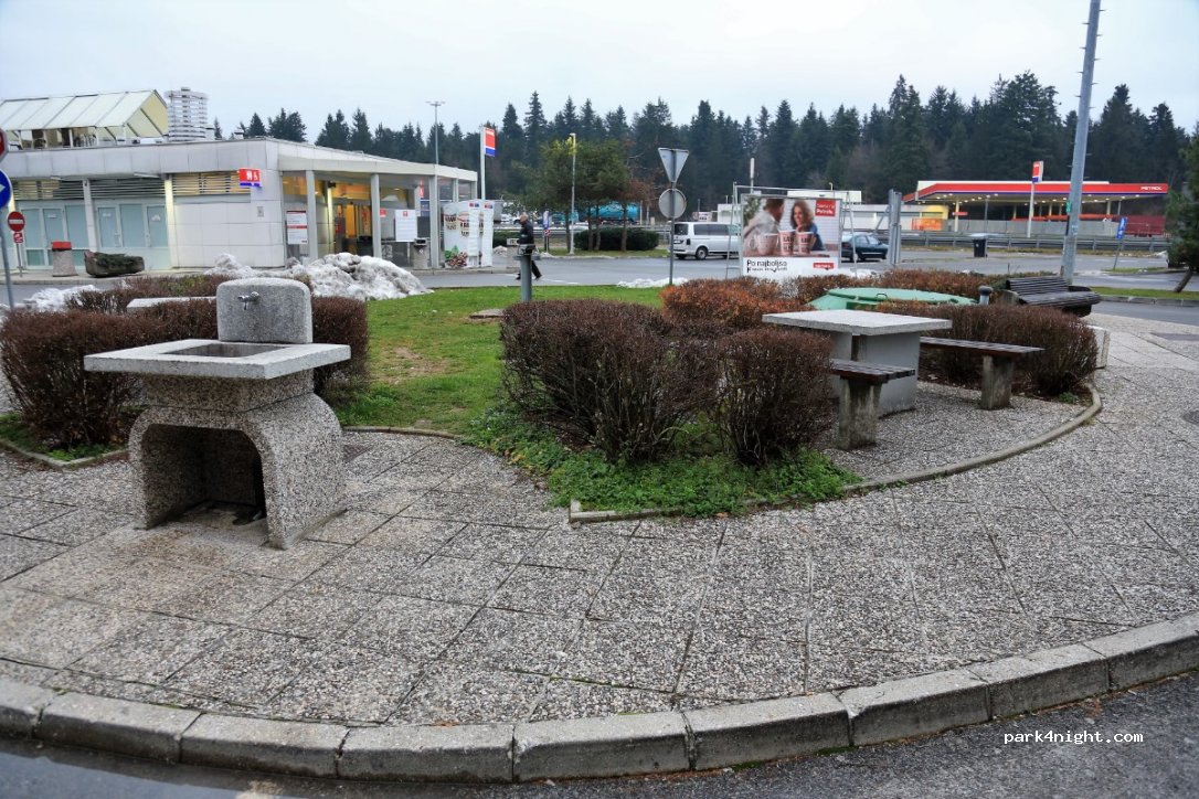 (1370) Logatec - Počivališče Lom — foto 4