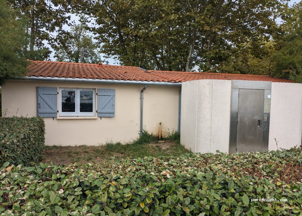 (33510) Andernos-les-Bains - 1 Allée du Golf — foto