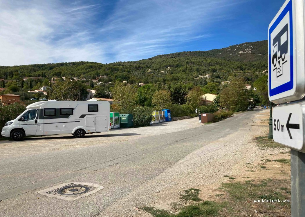 Aire de services camping-car Seillans — foto 3