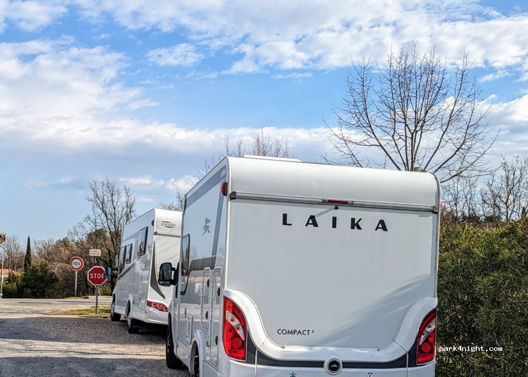 Aire de services camping-car Seillans — foto 4