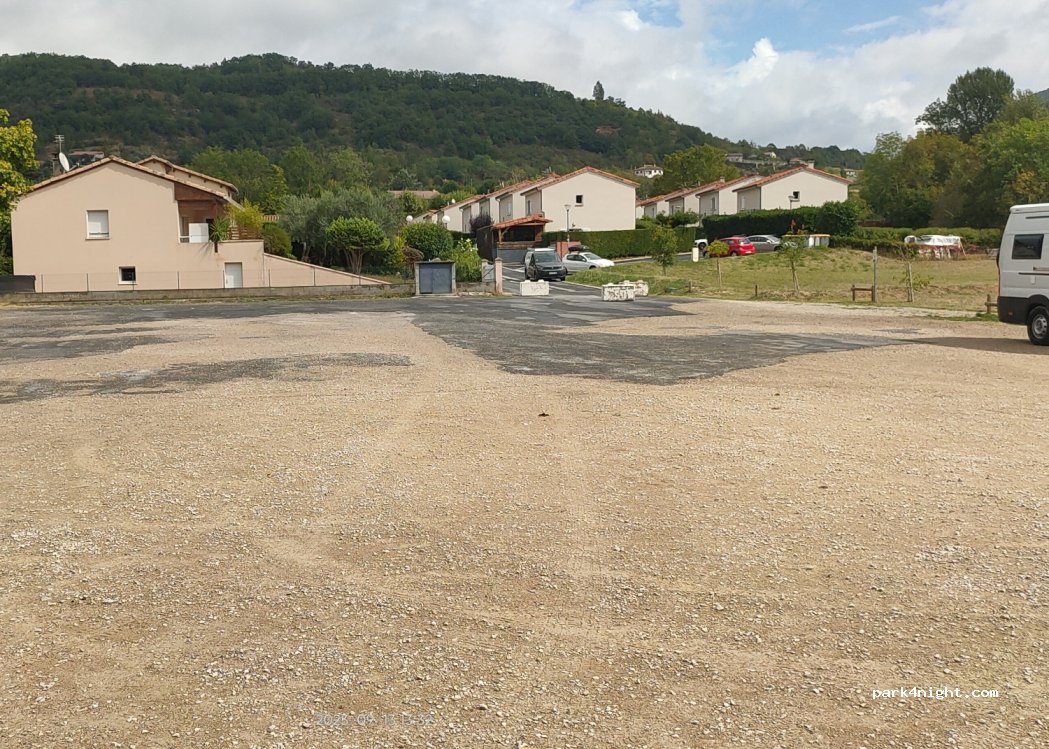 (12400) Saint-Affrique - 28 Rue des Noisetiers — foto