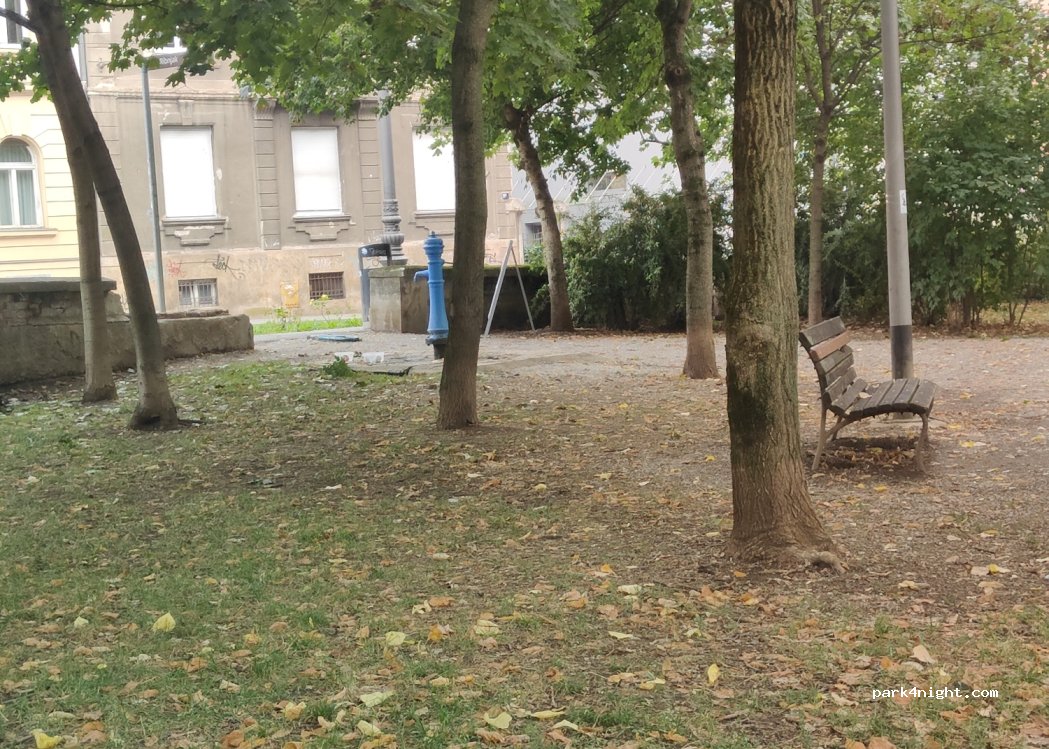 (10000) Zagreb - 1 Ribnjak ulica — foto