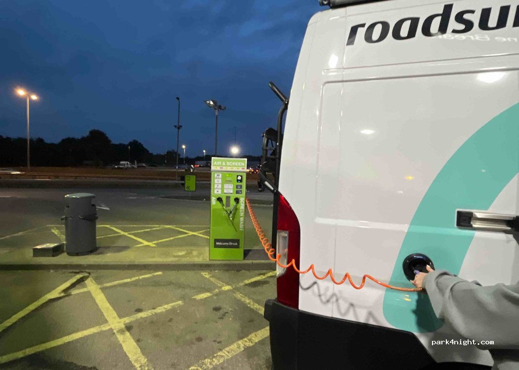 (LE3 3GB) Leicester Forest East - M1 — foto
