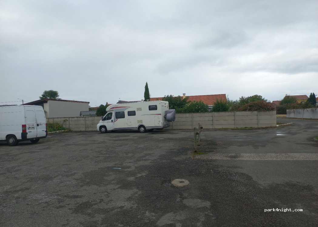 (65460) Bours - 3 Rue du Levant — foto 2