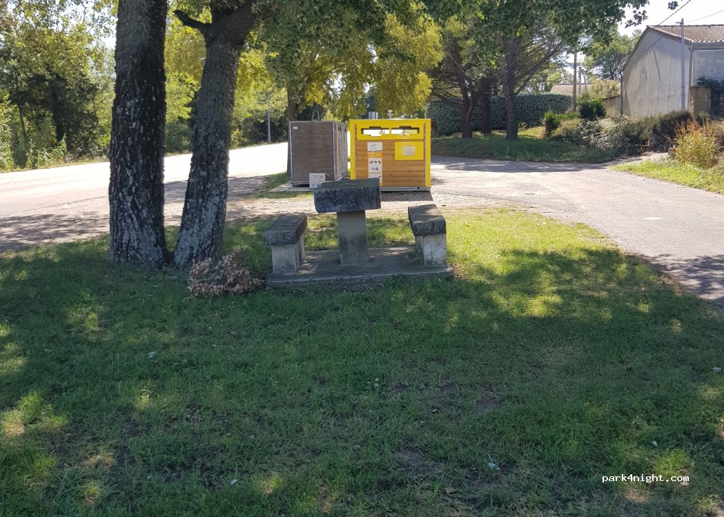 (84470) Châteauneuf-de-Gadagne - 928 Route de Caumont — foto