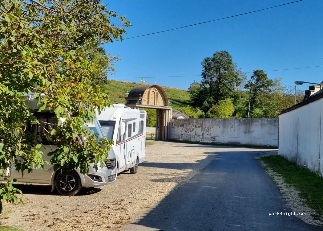 (22240) Privina Glava - Vuka Karadžića — foto 2