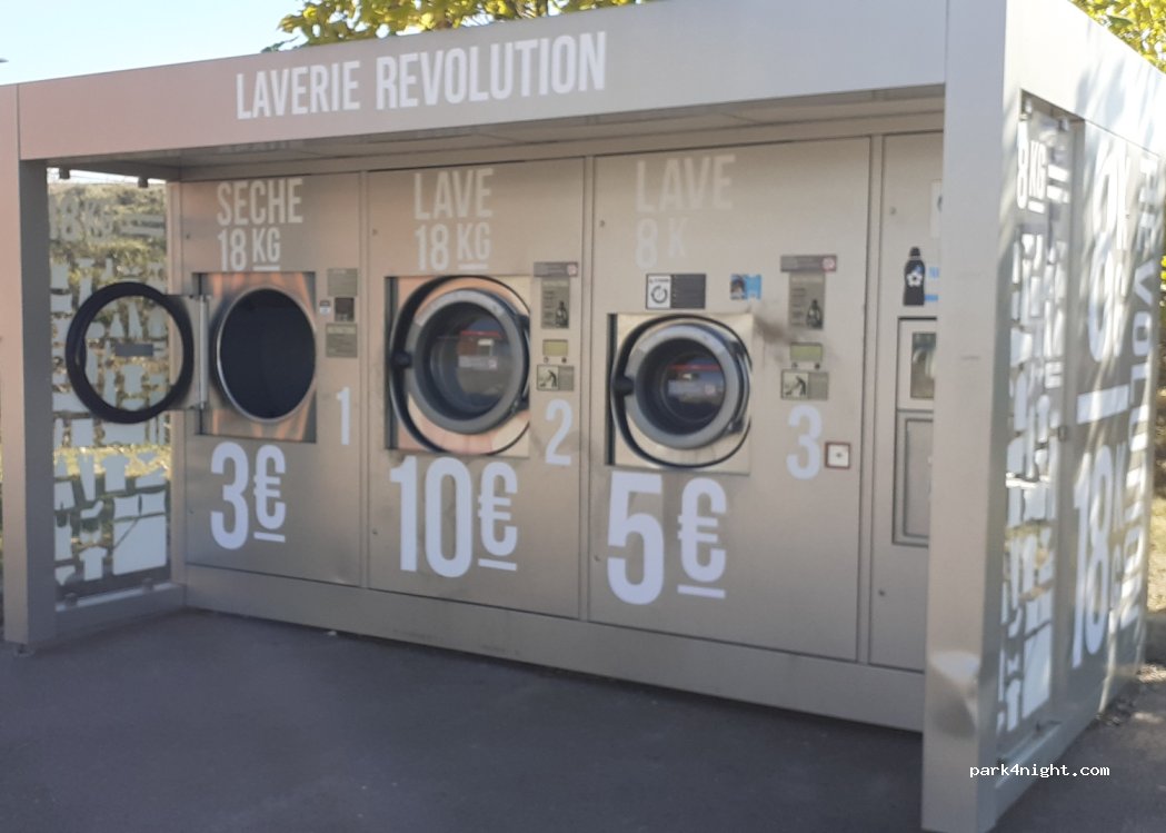 (21140) Semur-en-Auxois - Champ de la Perdrix — foto