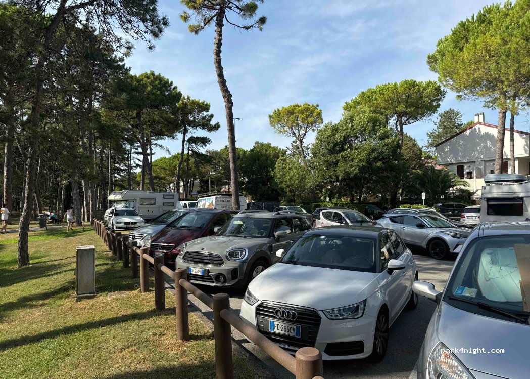 (33054) Lignano Sabbiadoro - 73 Via XXV Aprile — foto 4