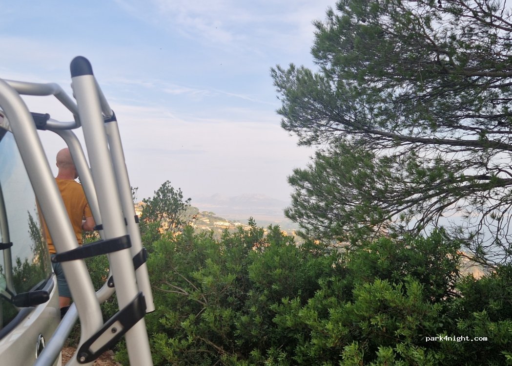 (17255) Begur - Passeig de Carmen Amaya — foto