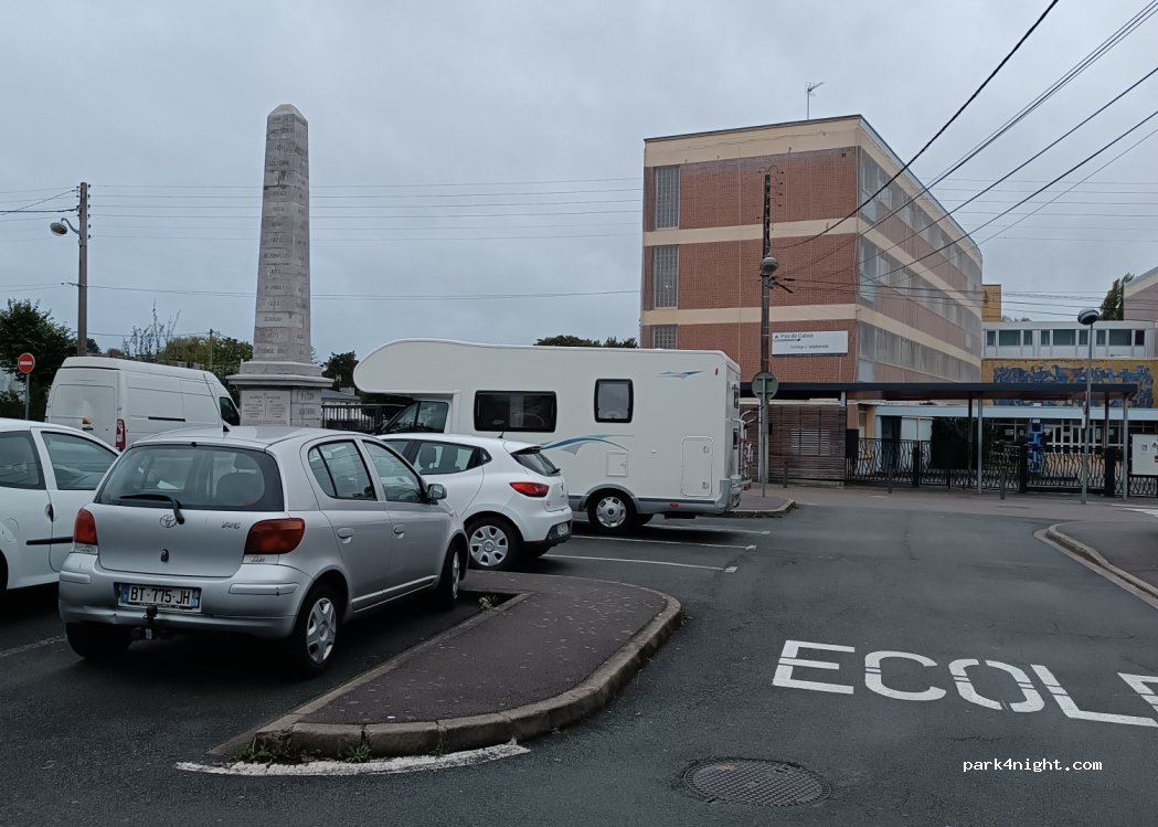 (62500) Saint-Omer - 1 Place de Verdun — foto