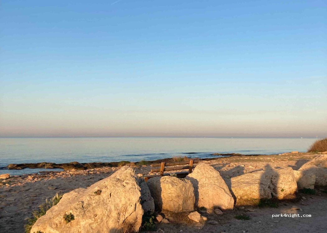 (13500) Martigues - 14 Rue des Ragues — foto