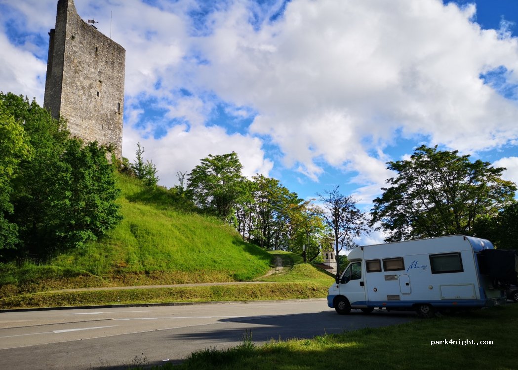 (46800) Montcuq-en-Quercy-Blanc - All des Platanes — foto