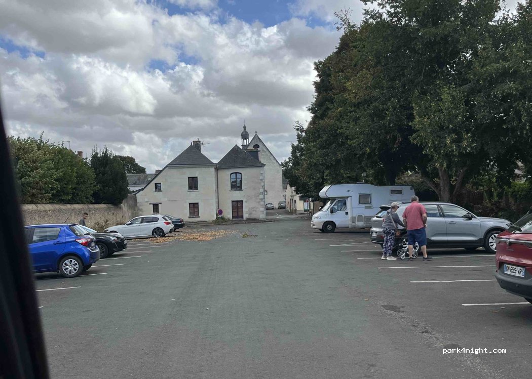(49260) Montreuil-Bellay - 9236F Place du Concorde — foto