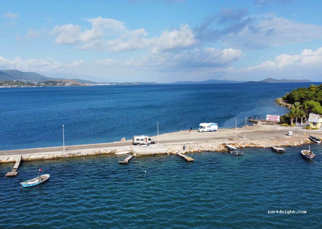 (35430) Urla - 22 Ada Hastanesi Caddesi — foto
