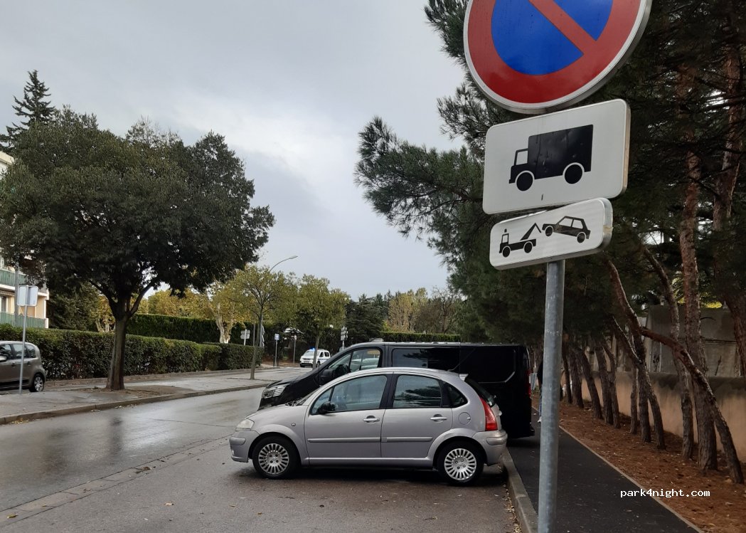 (13290) Aix-en-Provence - 5 Avenue Marius Requier — foto
