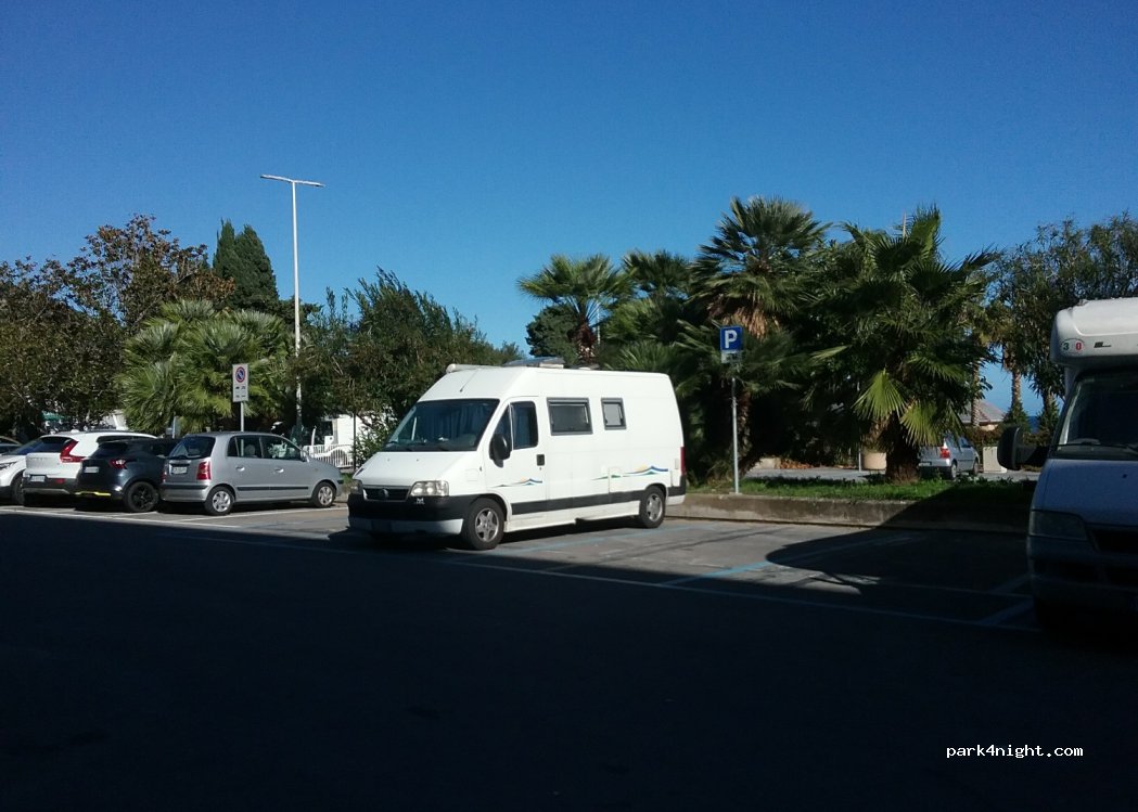 (17053) Laigueglia - Via dei glicini — foto 2