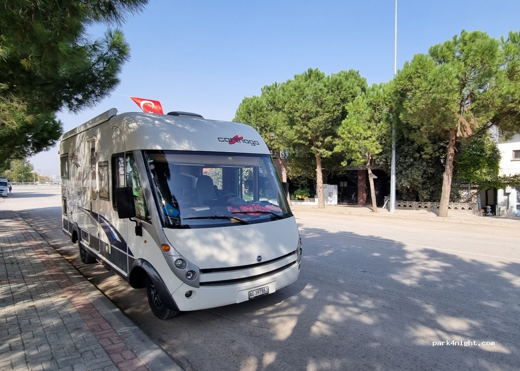 (20240) Honaz - 5 Vali Oğuz Kağan Köksal Caddesi — foto