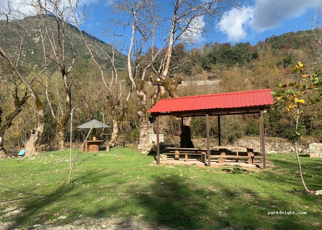(300 23) Apodotia - Unnamed Road — foto