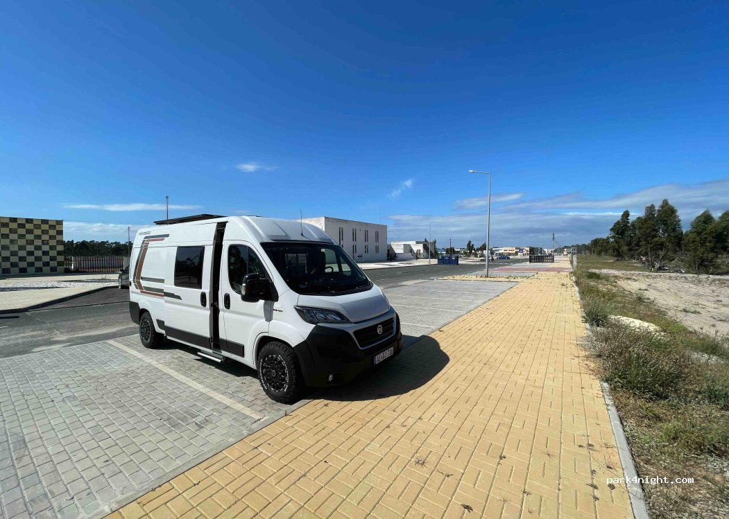 (7500-220) Sines - Unnamed Road — foto 2