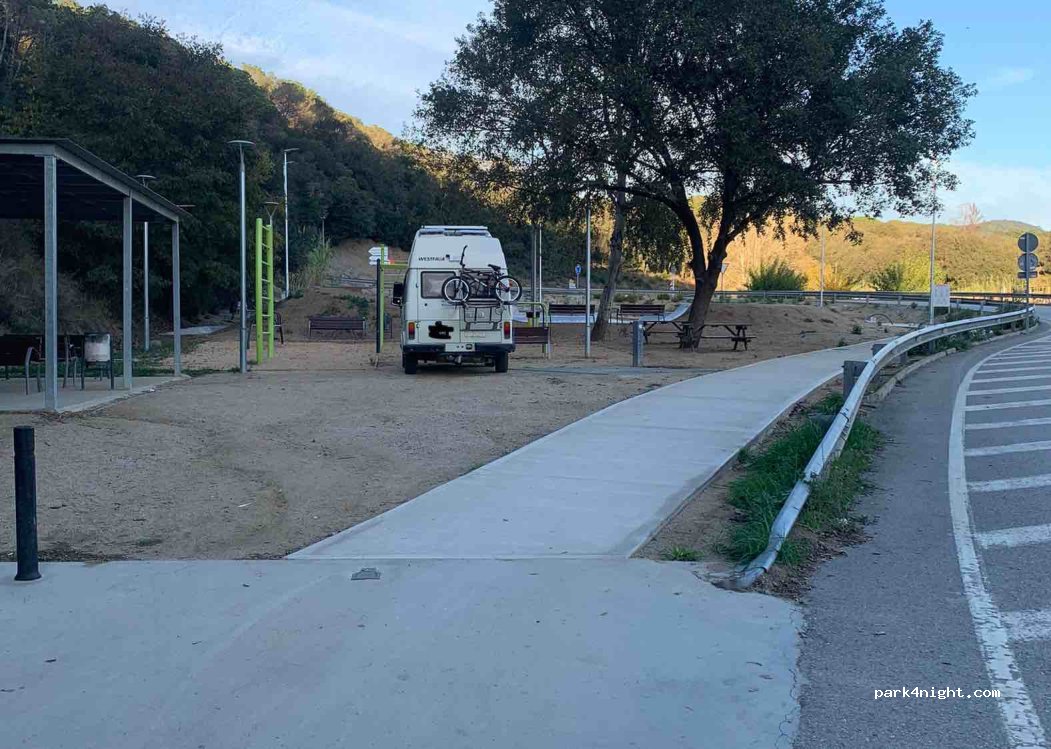 (08319) Dosrius - 1 Carrer Bomba — foto