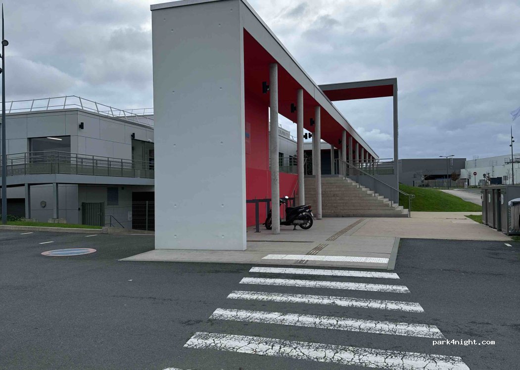 (44119) Grandchamp-des-Fontaines - Unnamed Road — foto