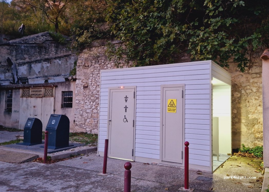 (84800) Fontaine-de-Vaucluse - 331 Chemin de la Fontaine — foto