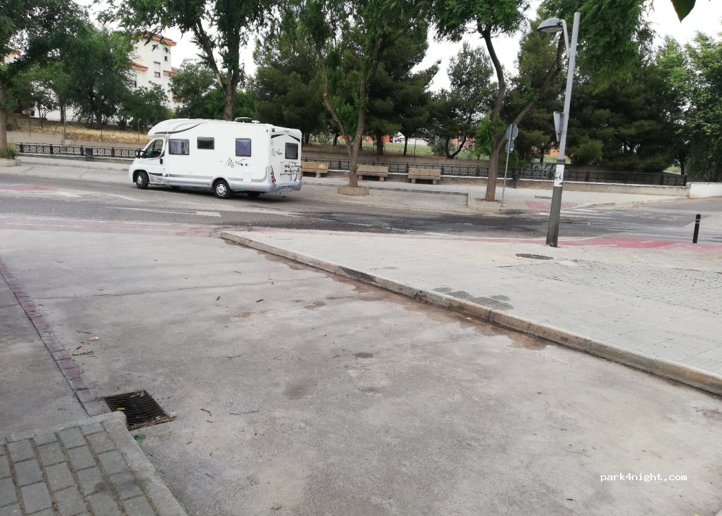 (45400) Mora - 2 Carretera Cementerio — foto 2