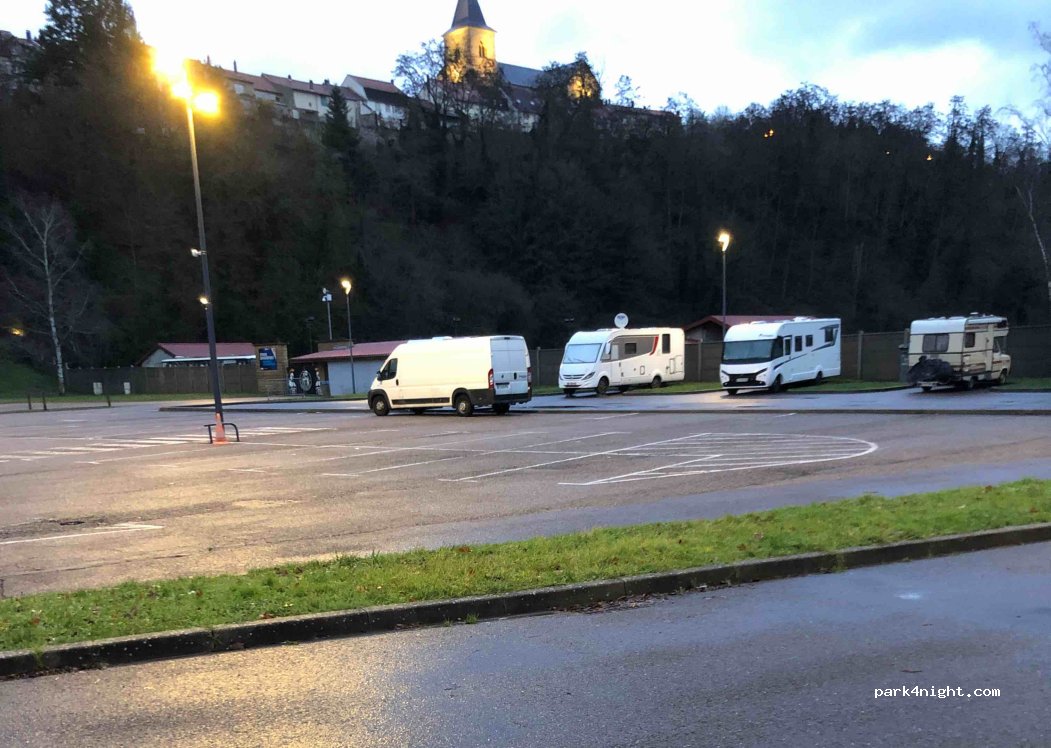 AIRE DE CAMPING CAR HOMBOURG-HAUT — foto