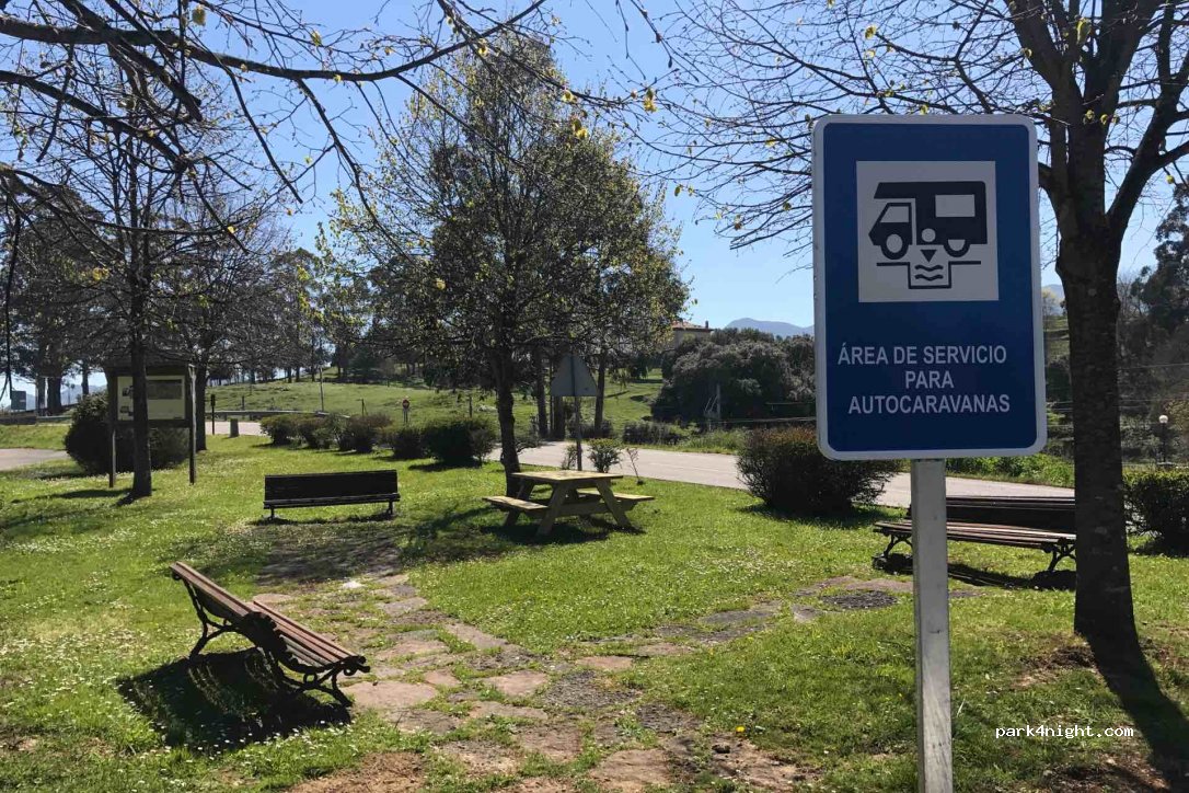 (33560) Ribadesella - Carretera Estación — foto