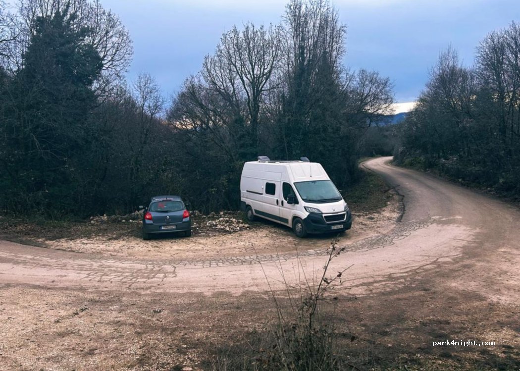 (440 07) Monodendri - Unnamed Road — foto