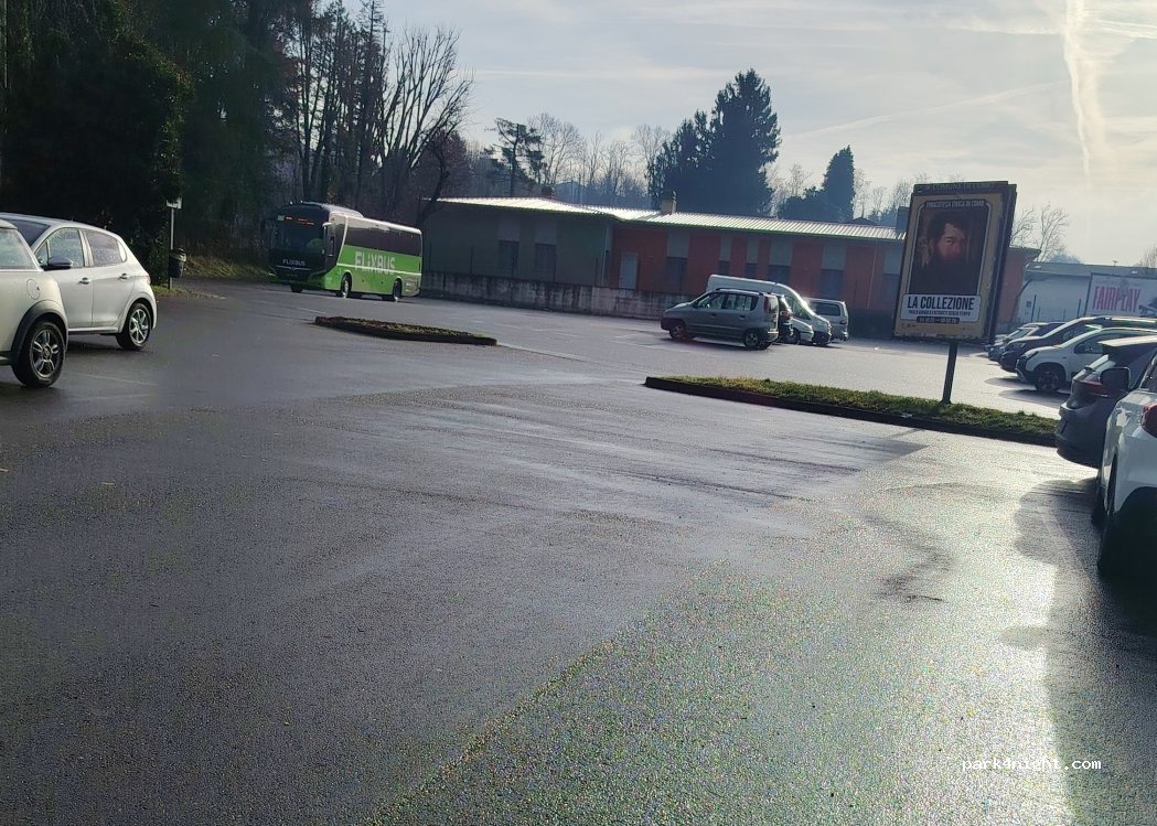 (22100) Como - 2 Piazza Atleti Azzurri D'italia — foto 3